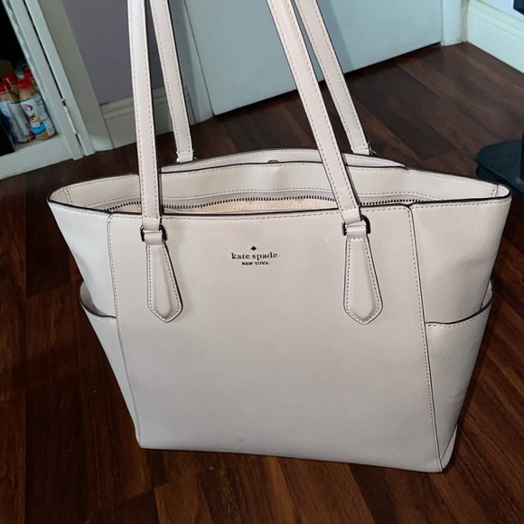 Kate Spade ♠️ Purse. Used in Great Condition! Color is a Beige tone. - Picture 1 of 9